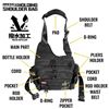 Immagine di Holding Shoulder Bag