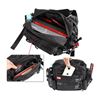 Immagine di Holding Shoulder Bag